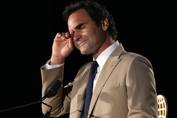 federer crying-2292635914-